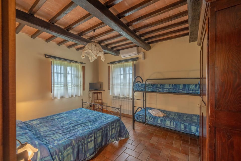 Bed, Photo of the whole room, Bedroom, bunk bed