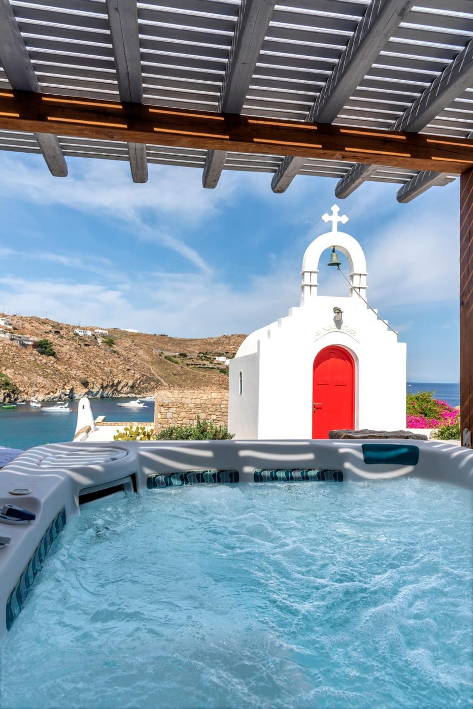 Etesians Suites & Villas Bed and Breakfast in Mykonos, Mikonos 846 00, Greece