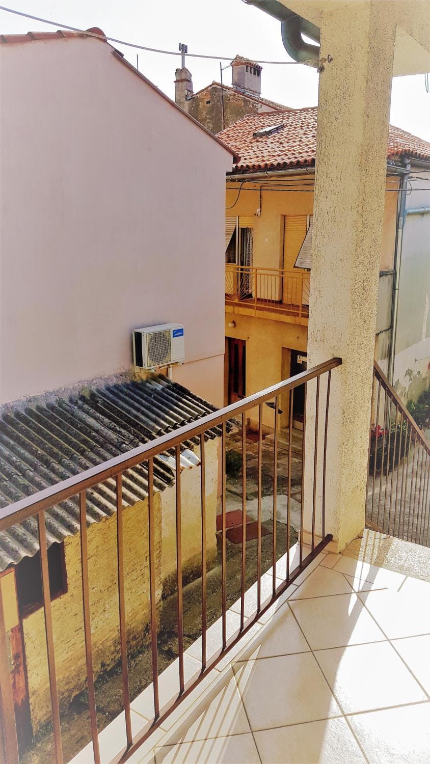 Property building, Balcony/Terrace
