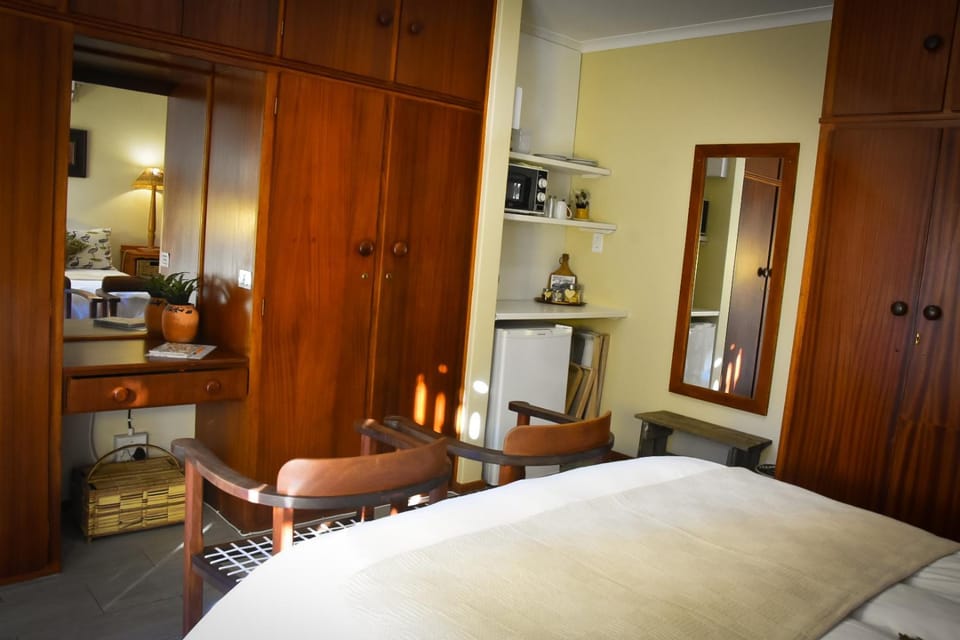 Kitchen or kitchenette, Bedroom, wardrobe