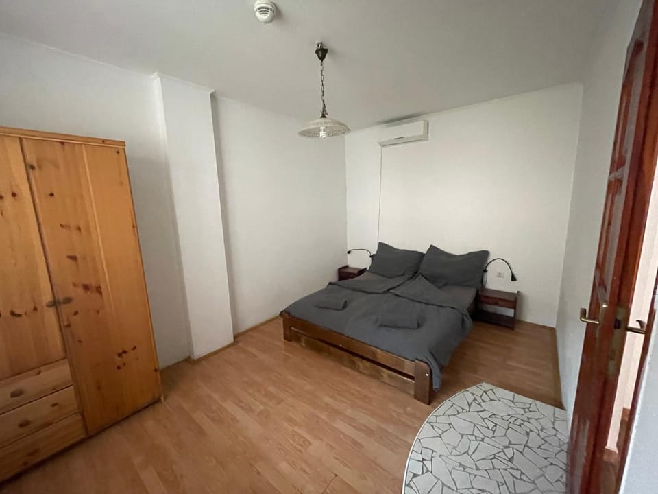 Bedroom, wardrobe