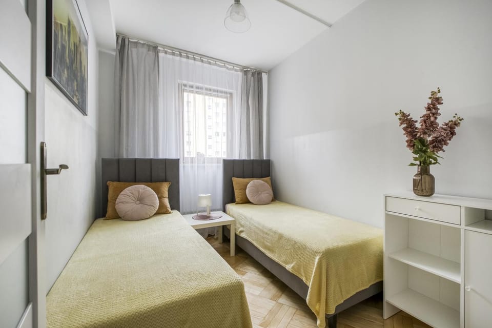 Gama Great Location & Famili Apartment 120m 2-12 people Apartment in Warsaw
