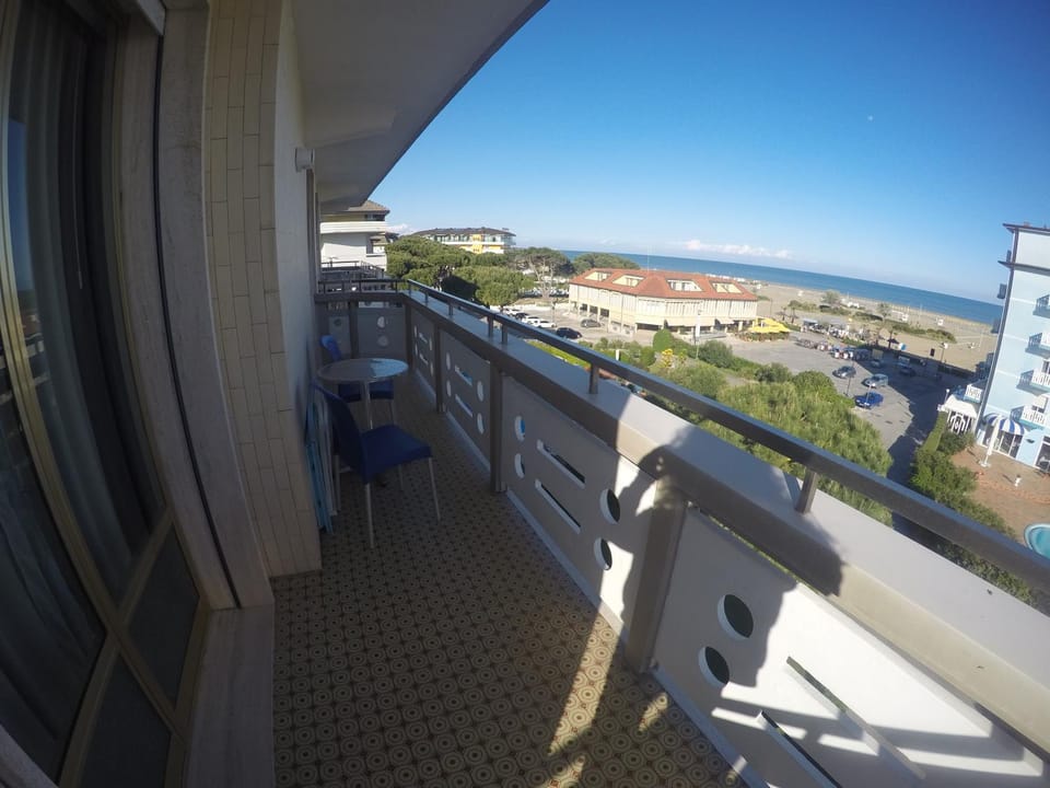 Day, Balcony/Terrace