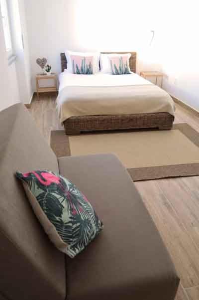 Patio, Communal lounge/ TV room, Bed, Garden, Balcony/Terrace, Communal kitchen, Swimming pool