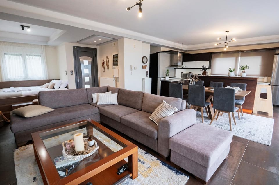 Living room, Seating area, Dining area
