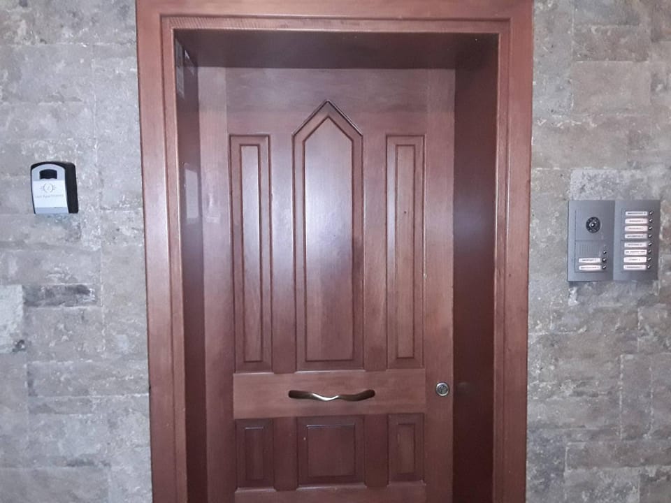 Property building, Facade/entrance