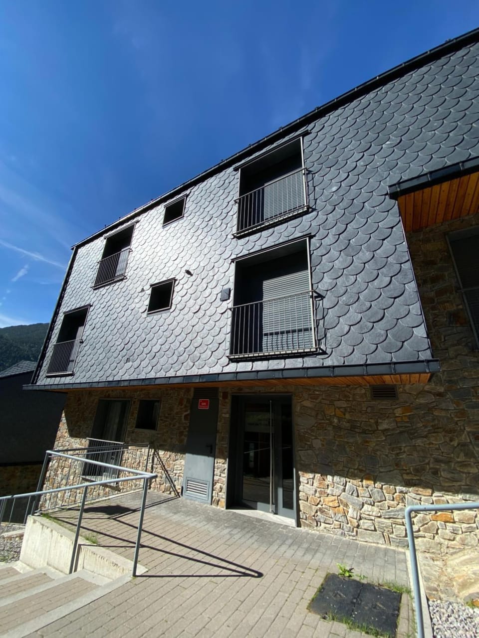 Facade/entrance
