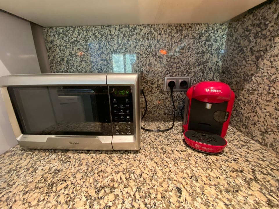 Coffee/tea facilities, minibar
