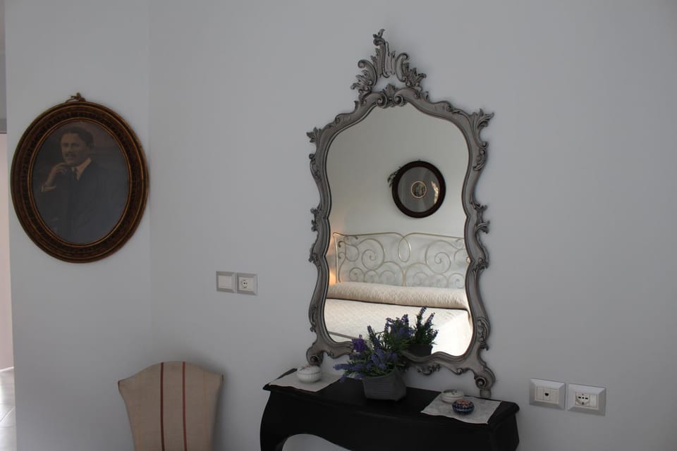 Decorative detail