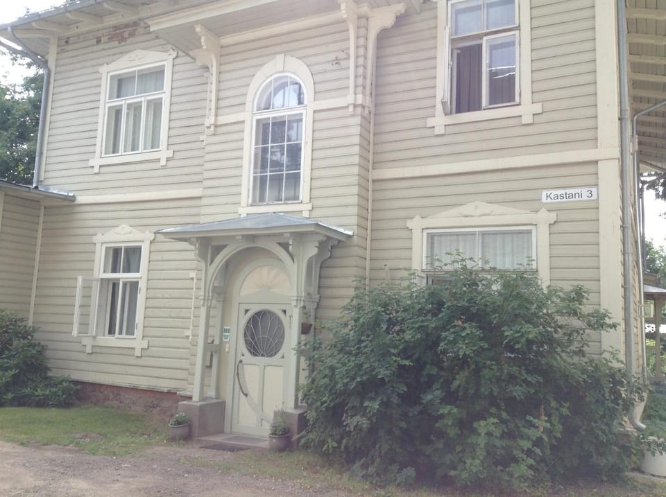 Property building, Day