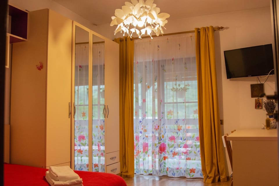 Pensiunea Casa Elena Bed and Breakfast in Romania