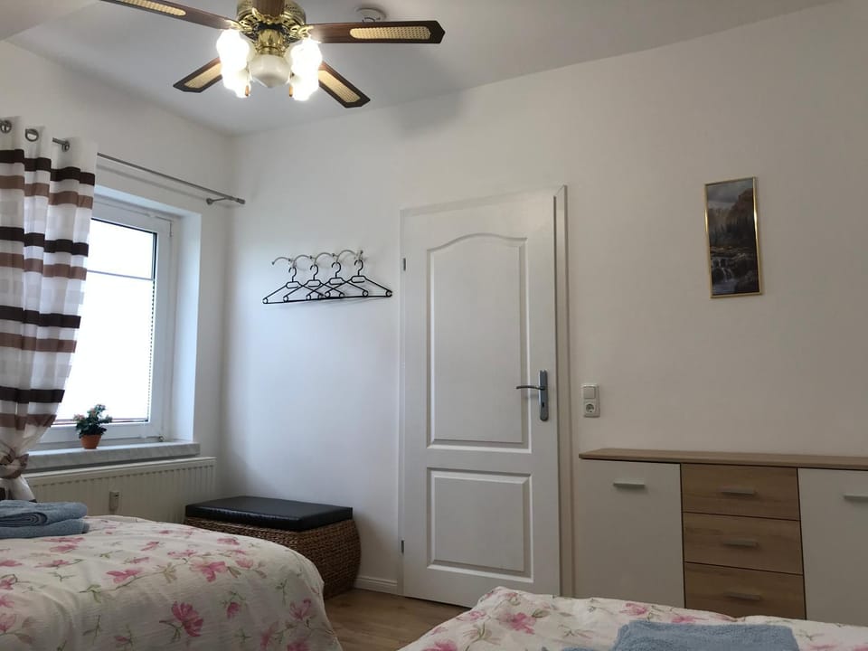 Photo of the whole room, Decorative detail, Bedroom