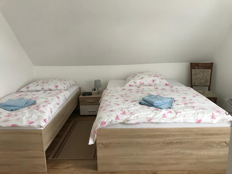 Photo of the whole room, Decorative detail, Bedroom
