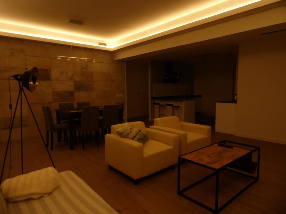 Communal lounge/ TV room, Communal kitchen