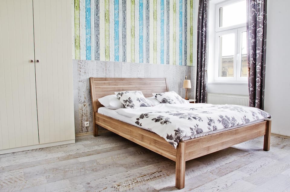 Bedroom, bunk bed