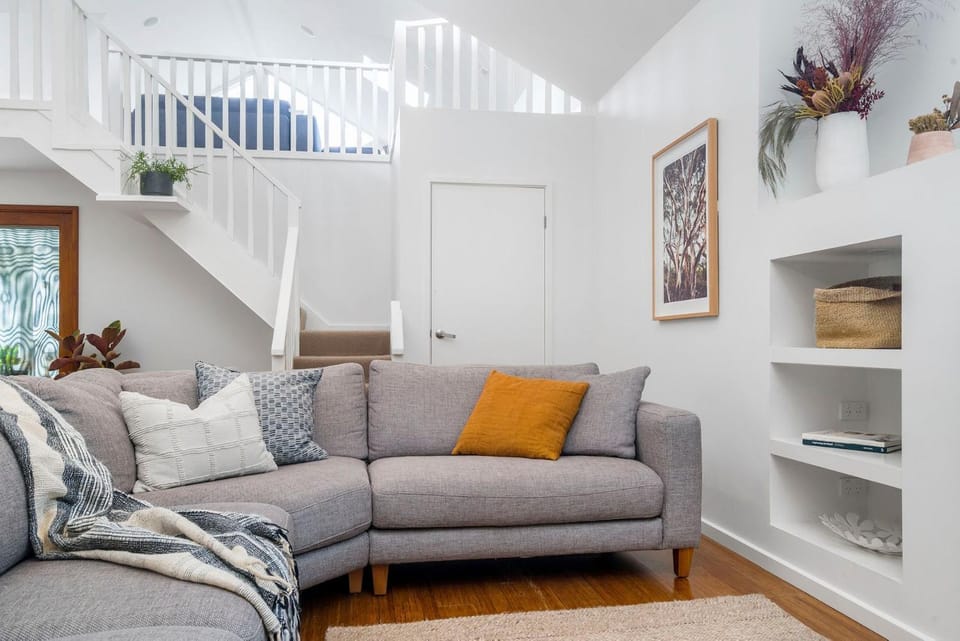 Living room, Decorative detail, Seating area