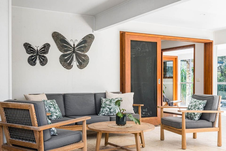 Living room, Decorative detail, Seating area