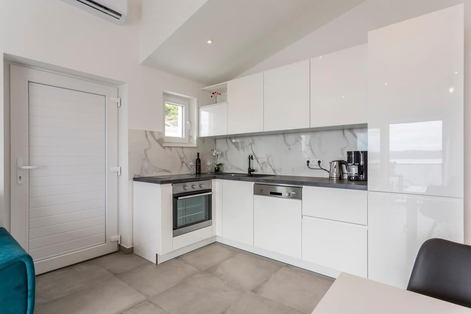 Coffee/tea facilities, Kitchen or kitchenette