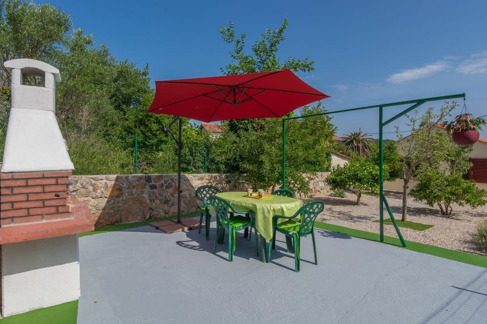 Location, children, Family