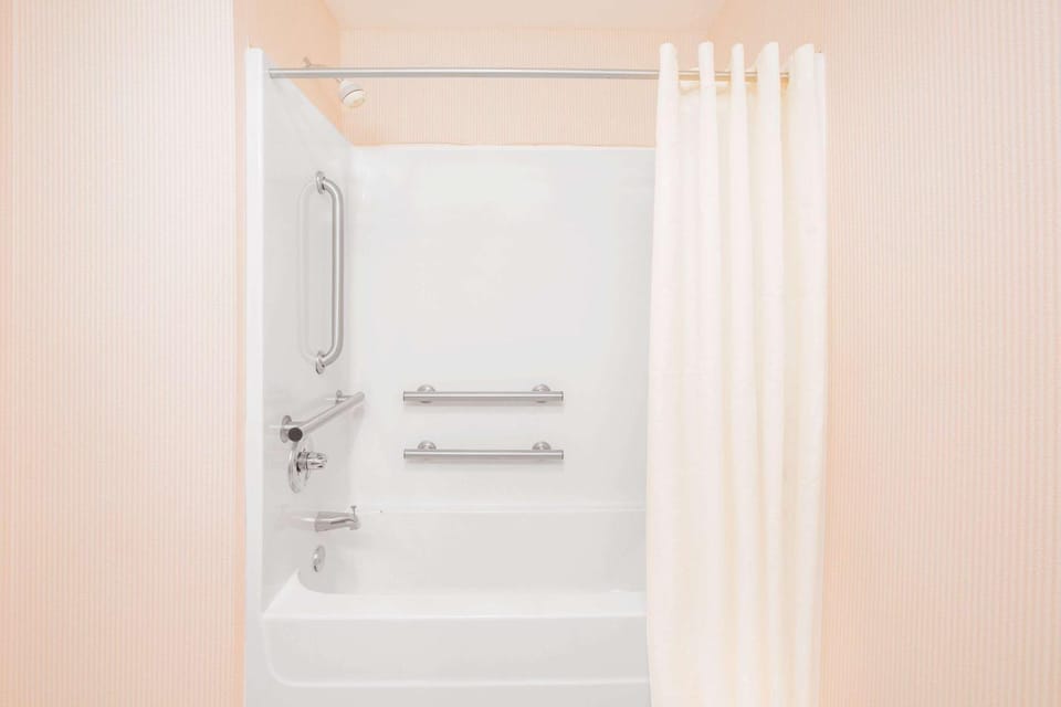 Bathroom, Photo of the whole room, On site