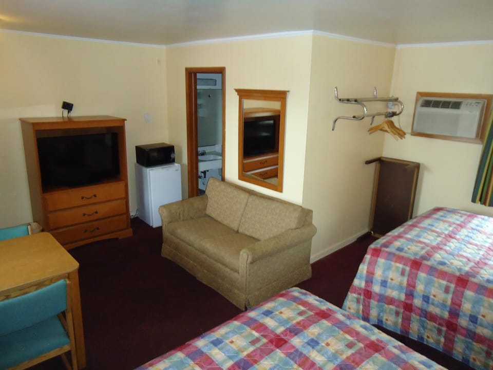 Seating area, Bedroom