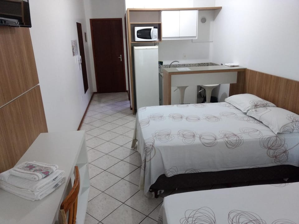 Bed, Kitchen or kitchenette, Bedroom