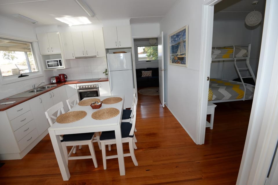 Sea-Esta @ Inverloch House in Inverloch