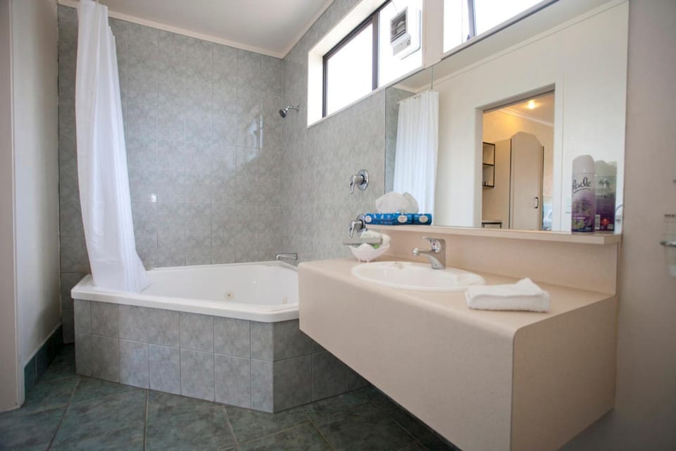 Bathroom, Bath