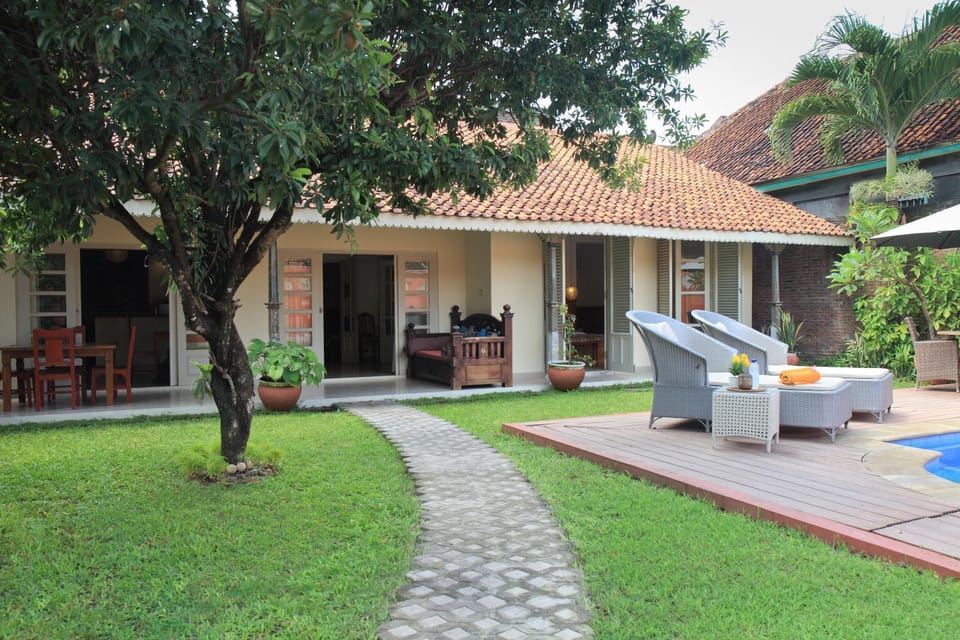 Patio, Garden, Seating area, Swimming pool