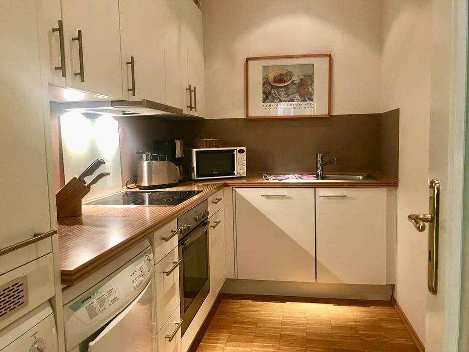 Coffee/tea facilities, Kitchen or kitchenette