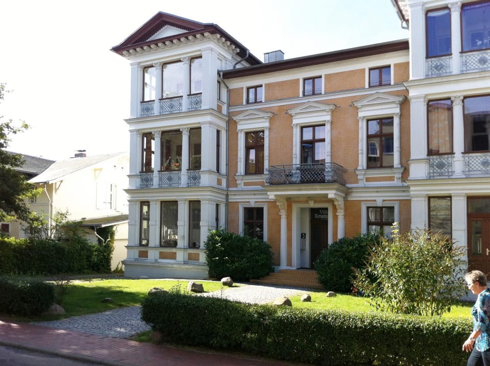 Facade/entrance