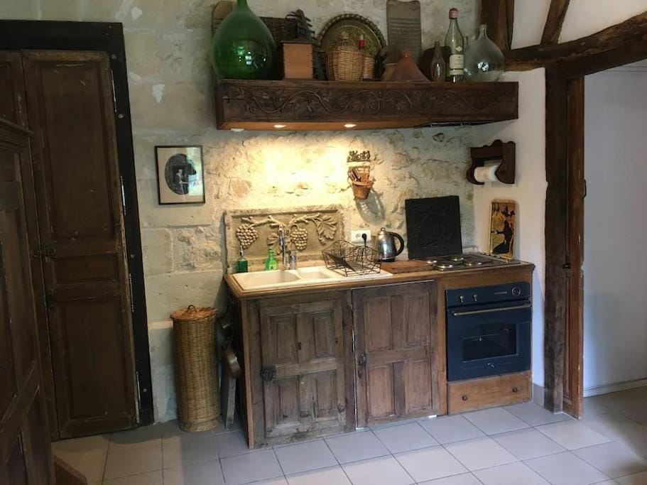 Garden Retreat Loire Riverside Apartment in Centre-Val de Loire