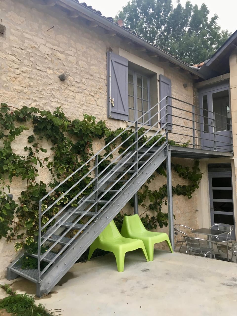 Property building, Facade/entrance, Balcony/Terrace