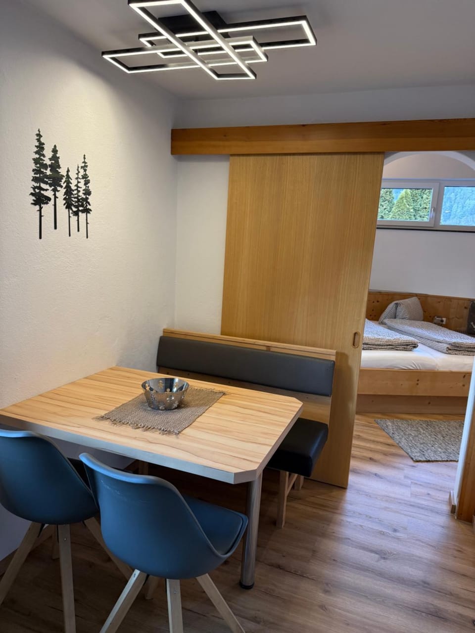 Dining area, kitchen