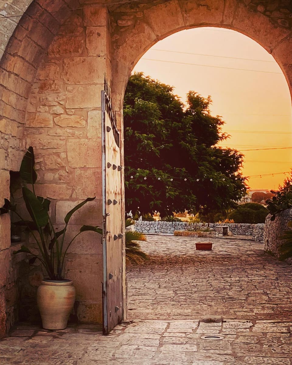 Sunset, Internal: Not applicable to any particular room