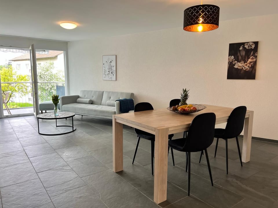 Living room, Dining area