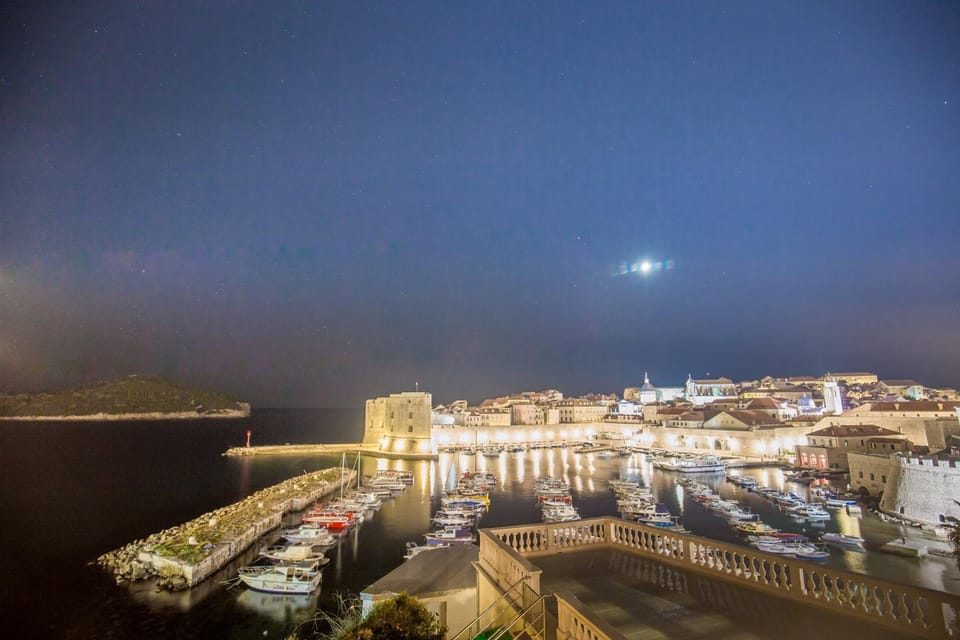 City view, Sea view