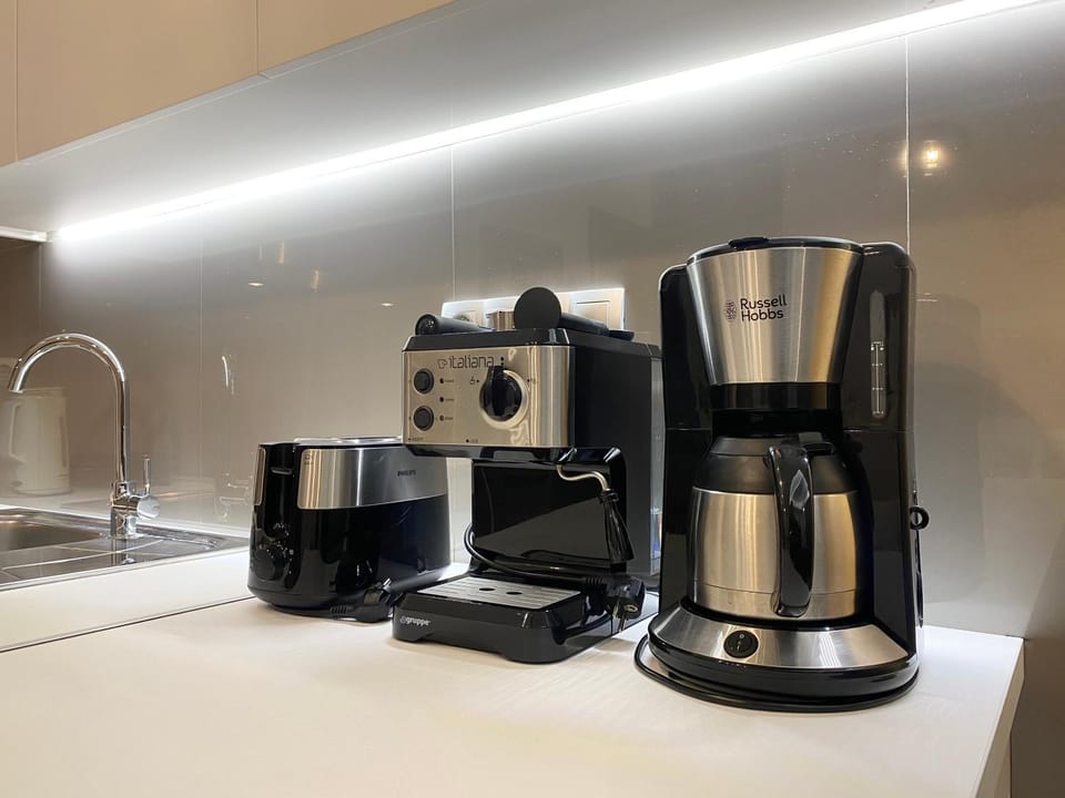 Coffee/tea facilities, kitchen