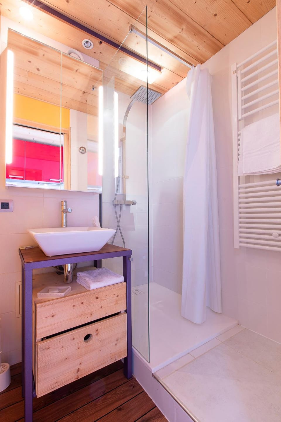 Shower, Winter, Bathroom, On site