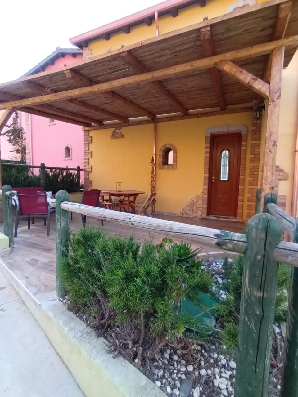 Property building, Patio, BBQ facilities, Balcony/Terrace, Dining area