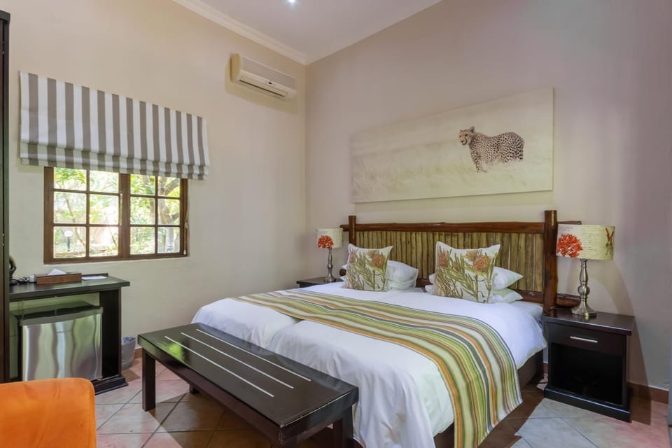 Bed, Photo of the whole room, Bedroom, air conditioner