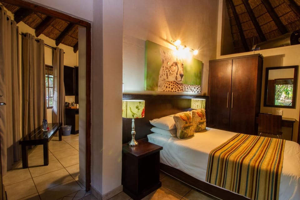 Bed, Seating area, Bedroom, wardrobe