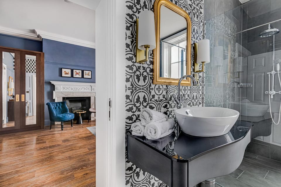 Bathroom, Decorative detail