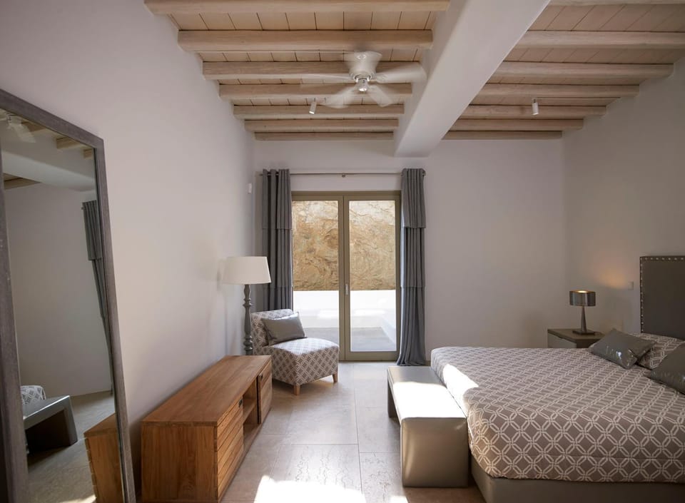 ABSOLUTE PARADISE Villa in Mykonos, Mikonos 846 00, Greece
