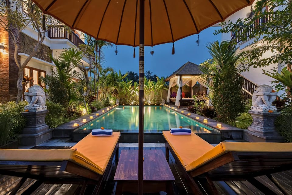 Pool view, Swimming pool