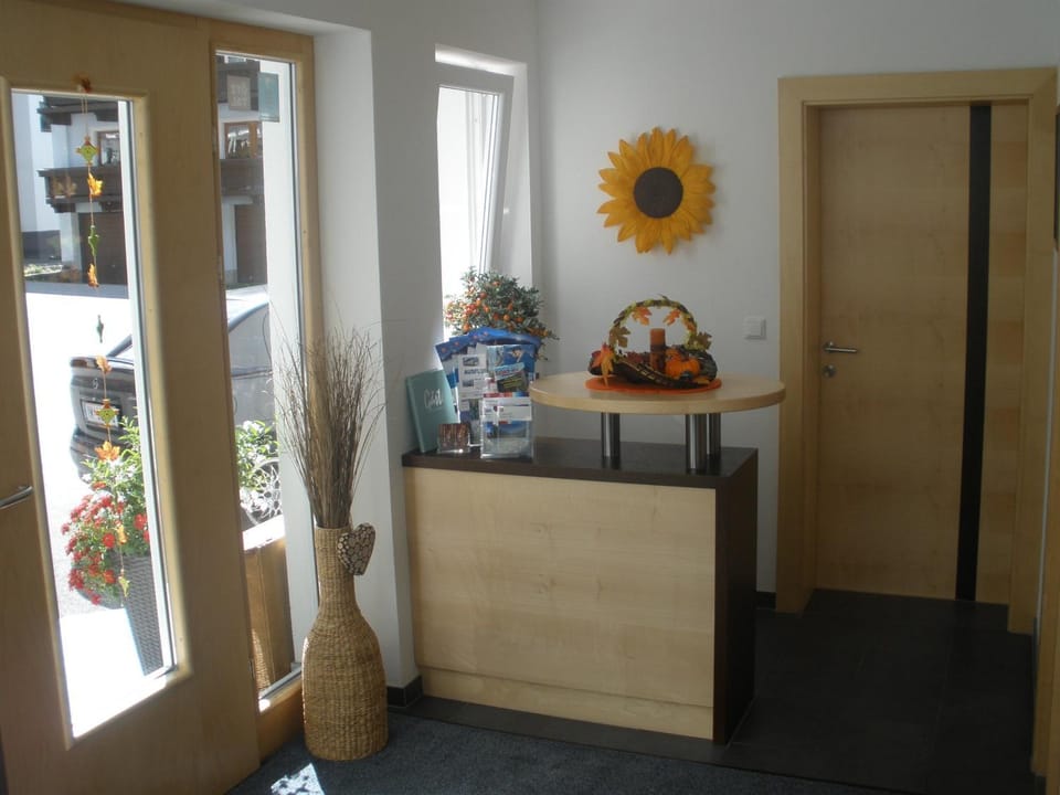 Facade/entrance, Lobby or reception