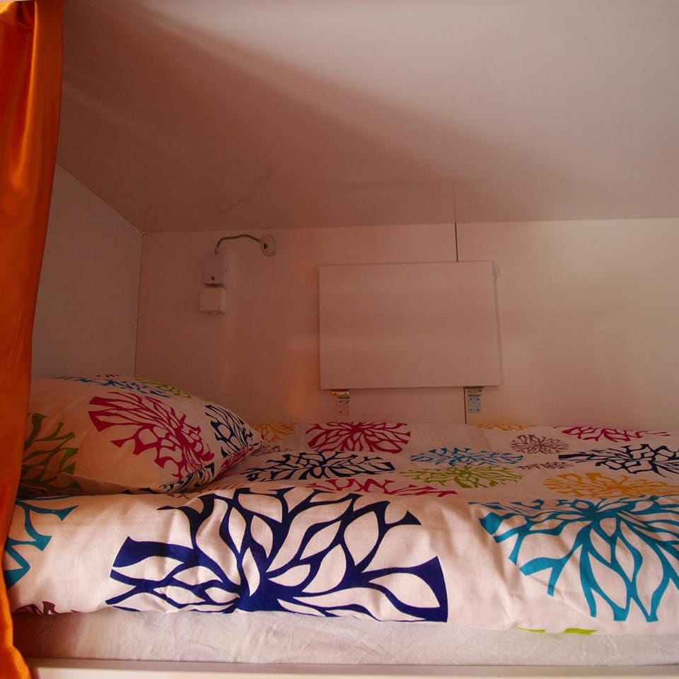 bunk bed
