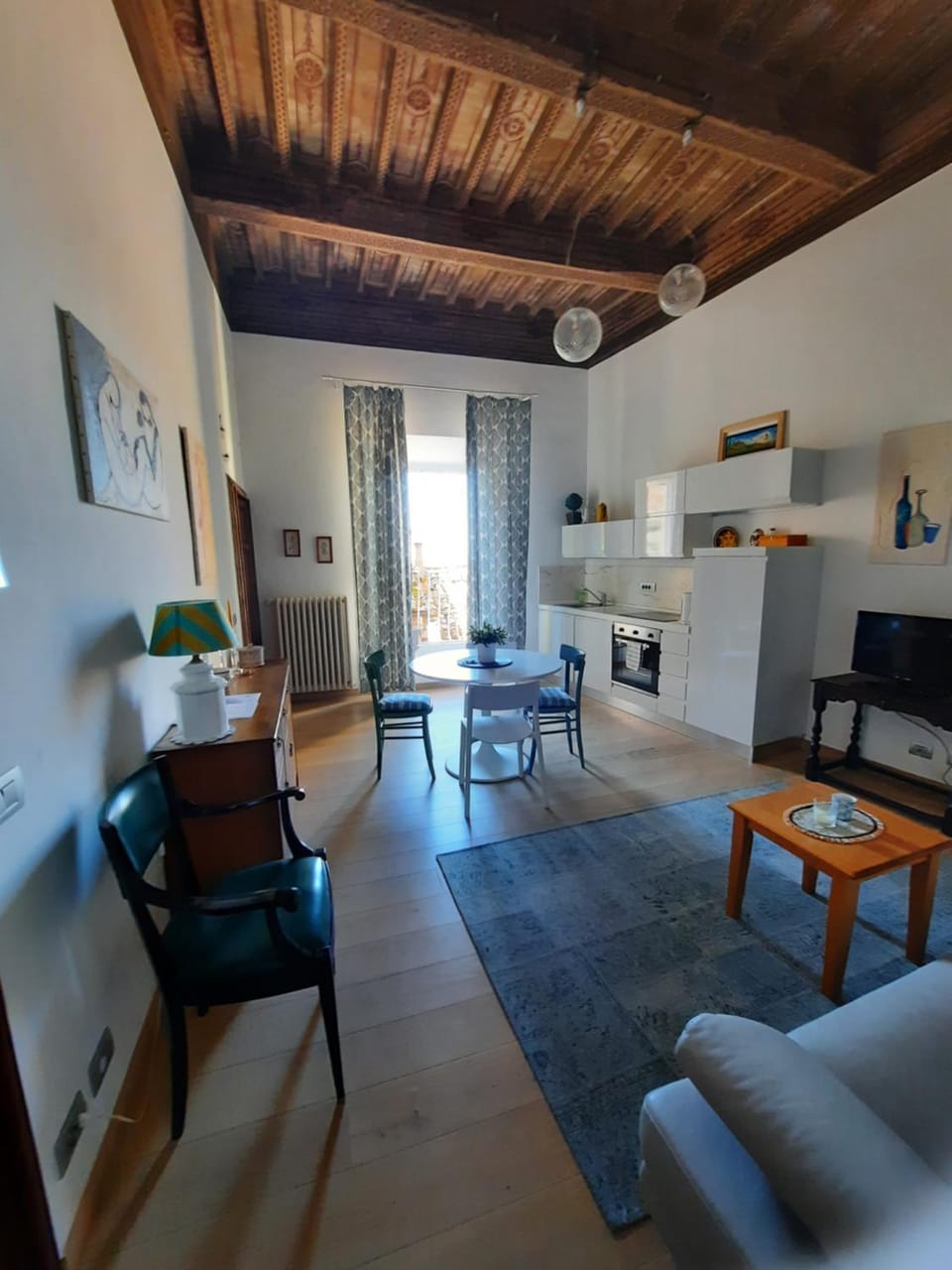 Kitchen or kitchenette, Living room