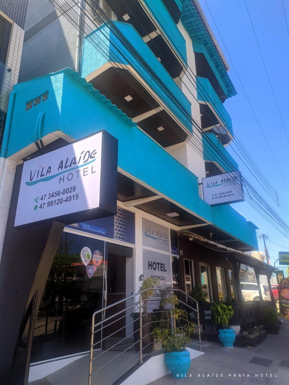 Property building, Facade/entrance, Property logo or sign
