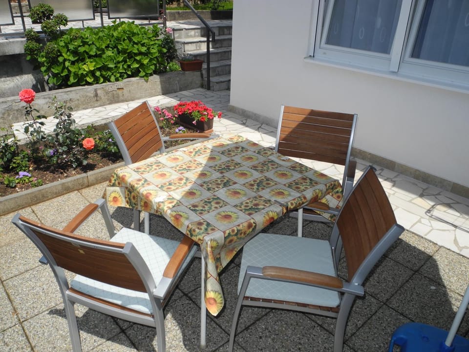 Patio, Balcony/Terrace, Seating area